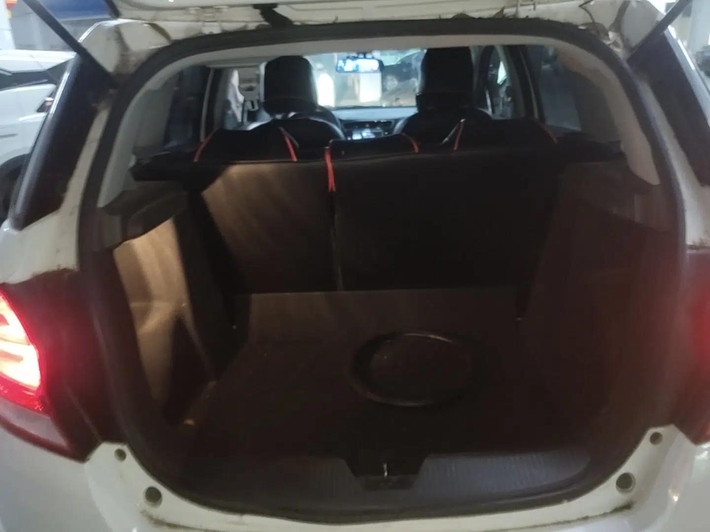 Chevrolet Lova RV 2016 1.5L Automatic Comfort Edition — миниатюра 21