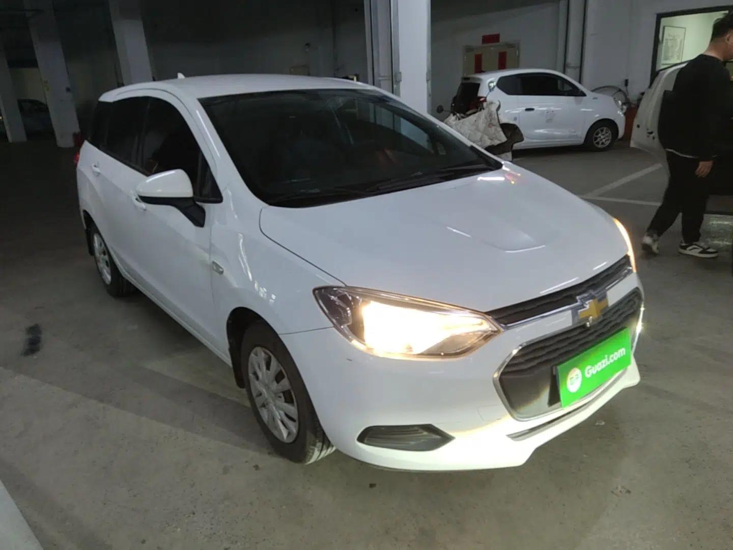Chevrolet Lova RV 2016 1.5L Automatic Comfort Edition — миниатюра 6