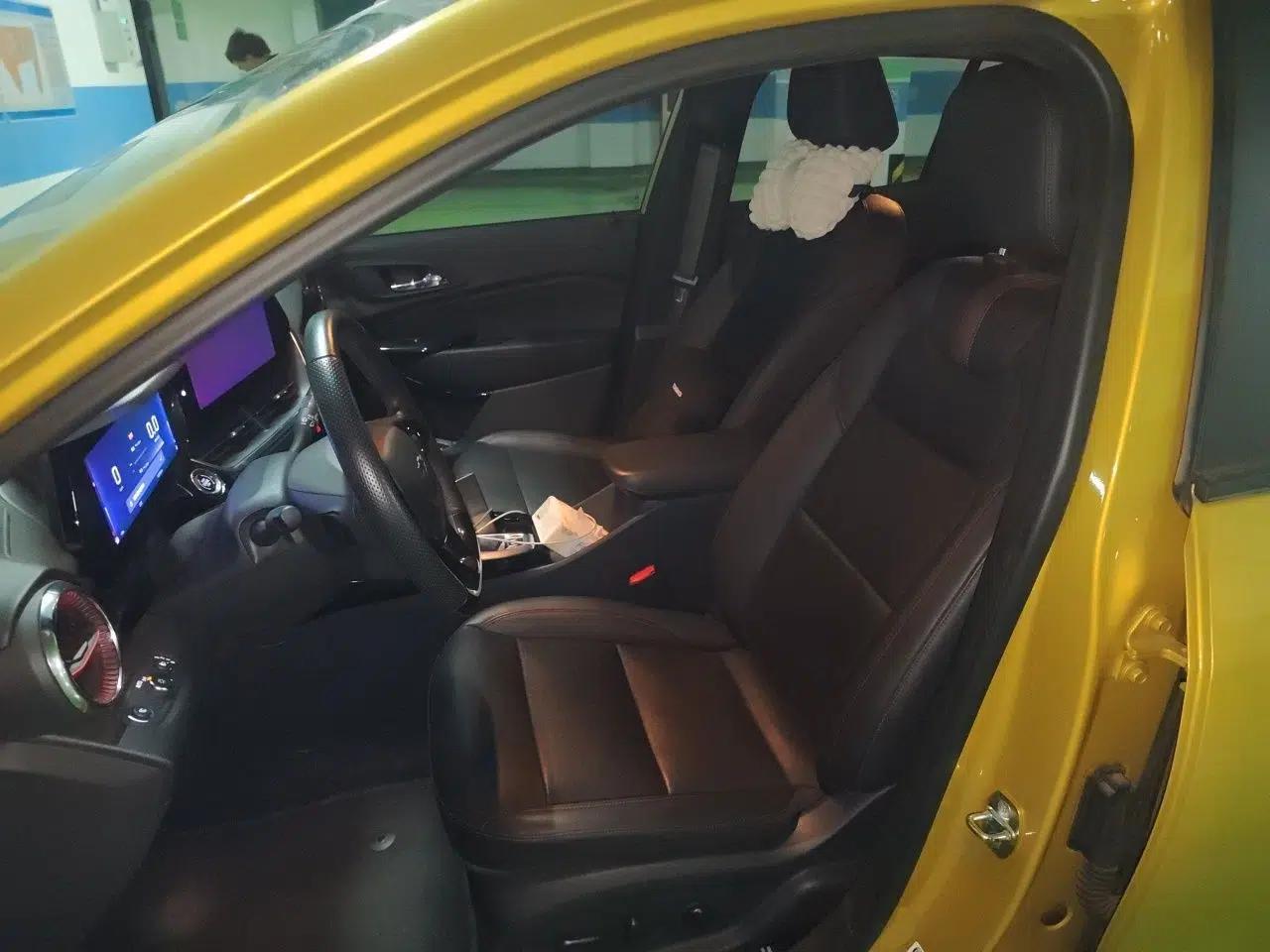 Chevrolet Seeker 2022 1.5T CVT RS Honeycomb Edition — миниатюра 16