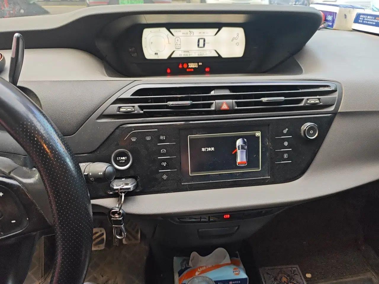 Citroen C4 Picasso 2015 Grand 1.6T Fashion Model 7 Seats — миниатюра 14