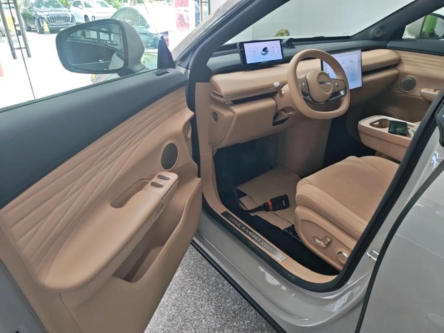 EXEED Star Era ET 2024 Extended-Range 240 Ultra All-Wheel Drive — миниатюра 18