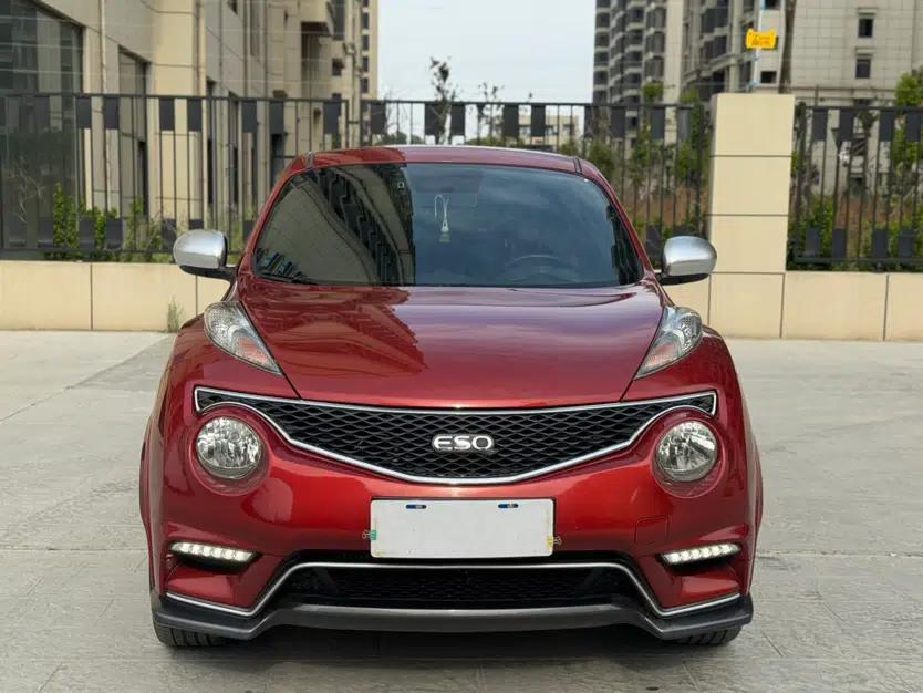 Infiniti ESQ 2014 1.6T Dynamic Edition — миниатюра 11