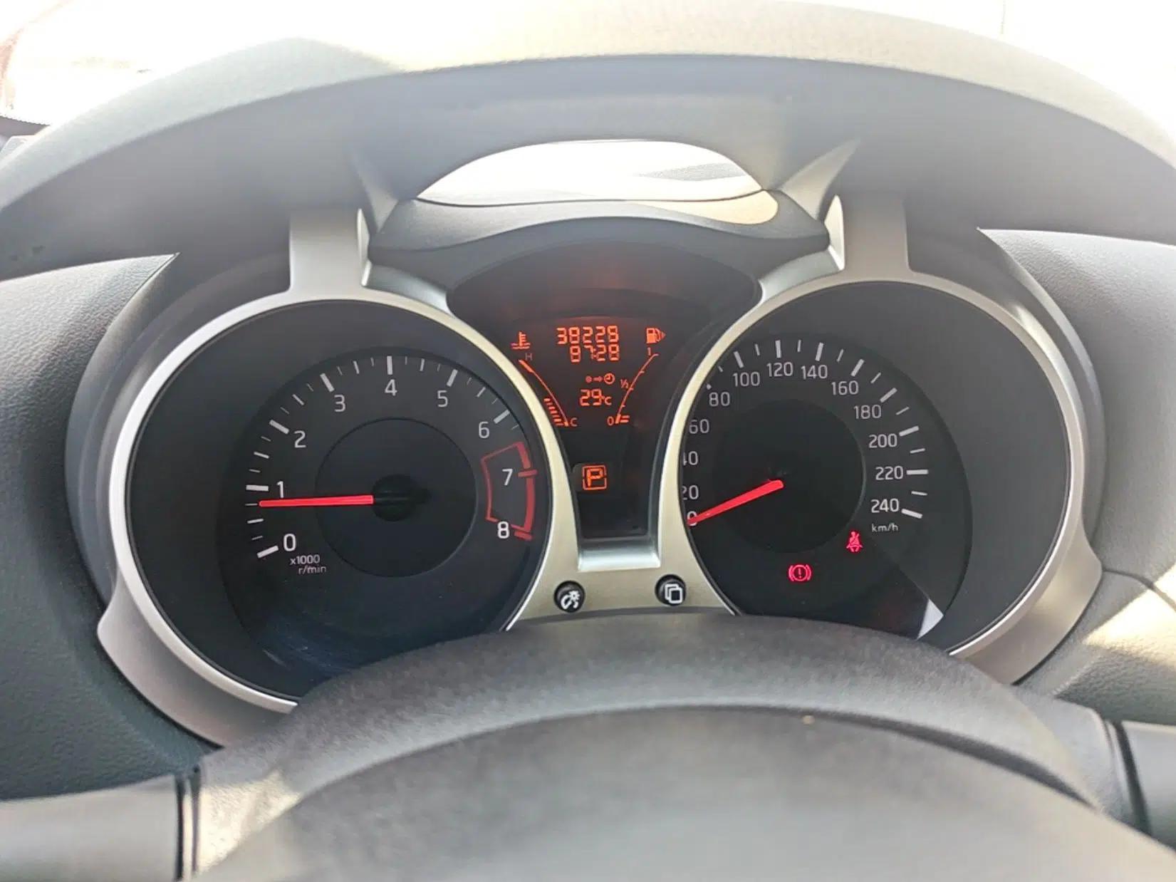 Infiniti ESQ 2014 1.6T Dynamic Edition — миниатюра 17