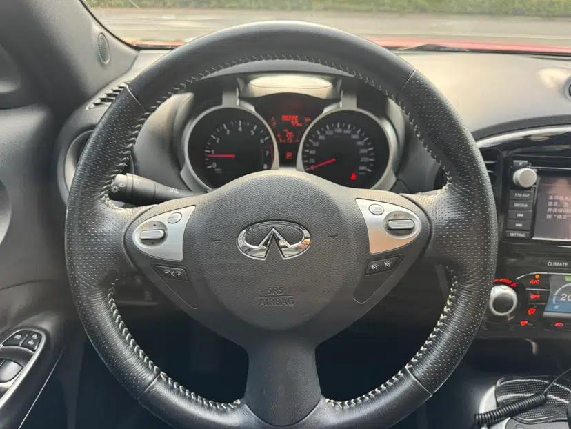 Infiniti ESQ 2014 1.6T Dynamic Edition — миниатюра 29