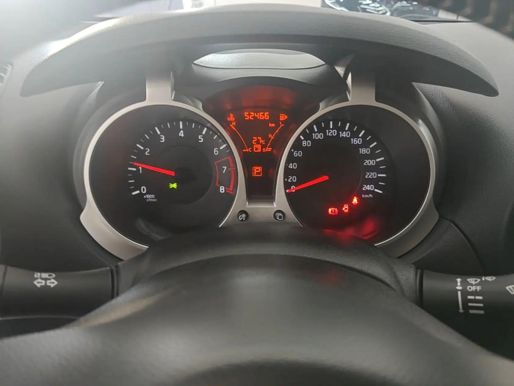 Infiniti ESQ 2014 1.6L Spontaneous Edition — миниатюра 15
