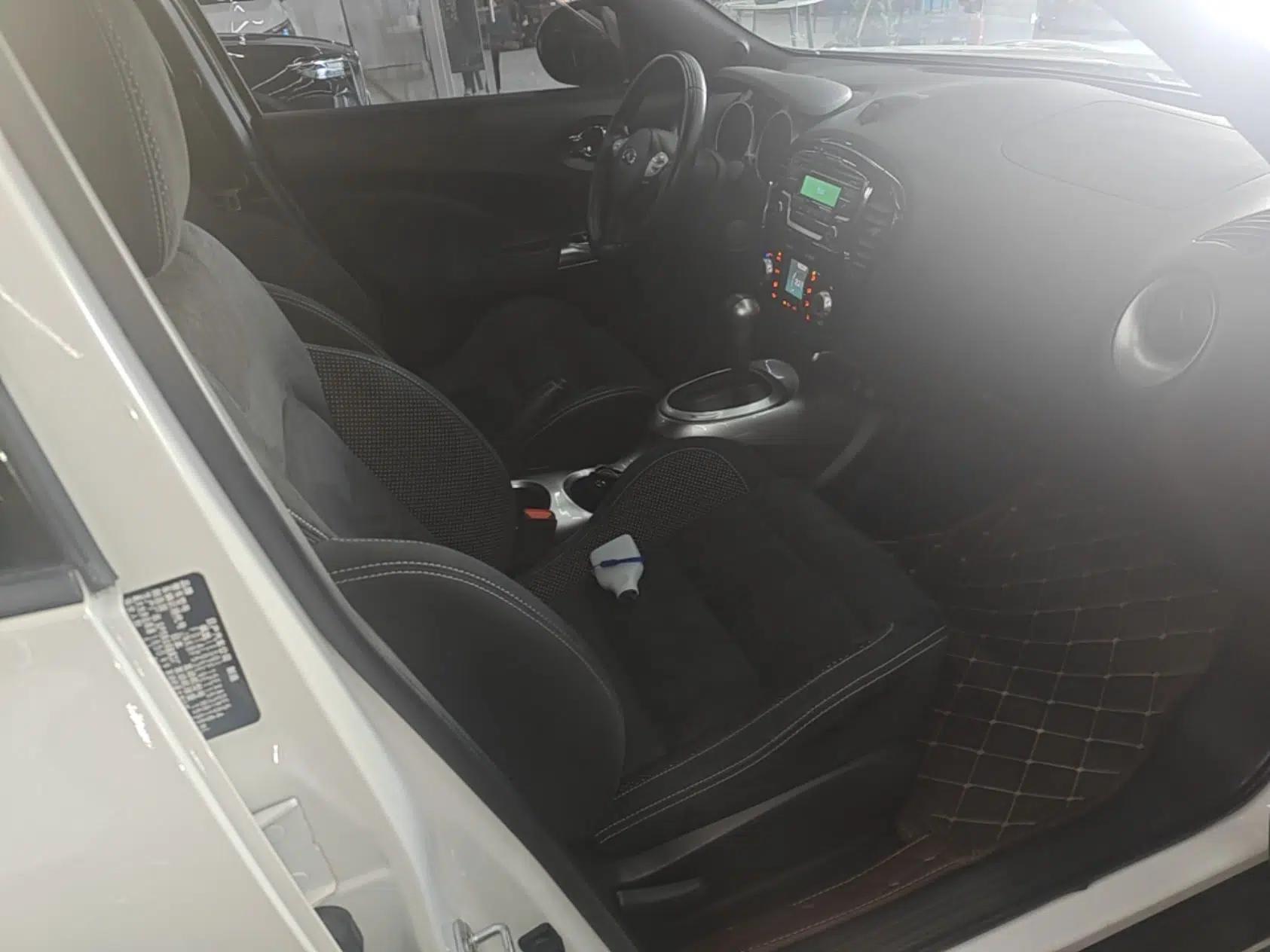 Infiniti ESQ 2014 1.6L Spontaneous Edition — миниатюра 23