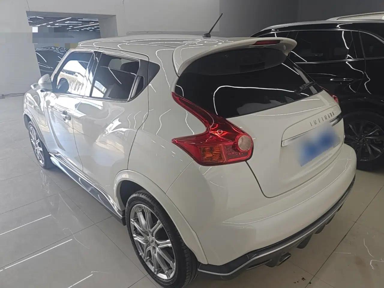 Infiniti ESQ 2014 1.6L Spontaneous Edition — миниатюра 4