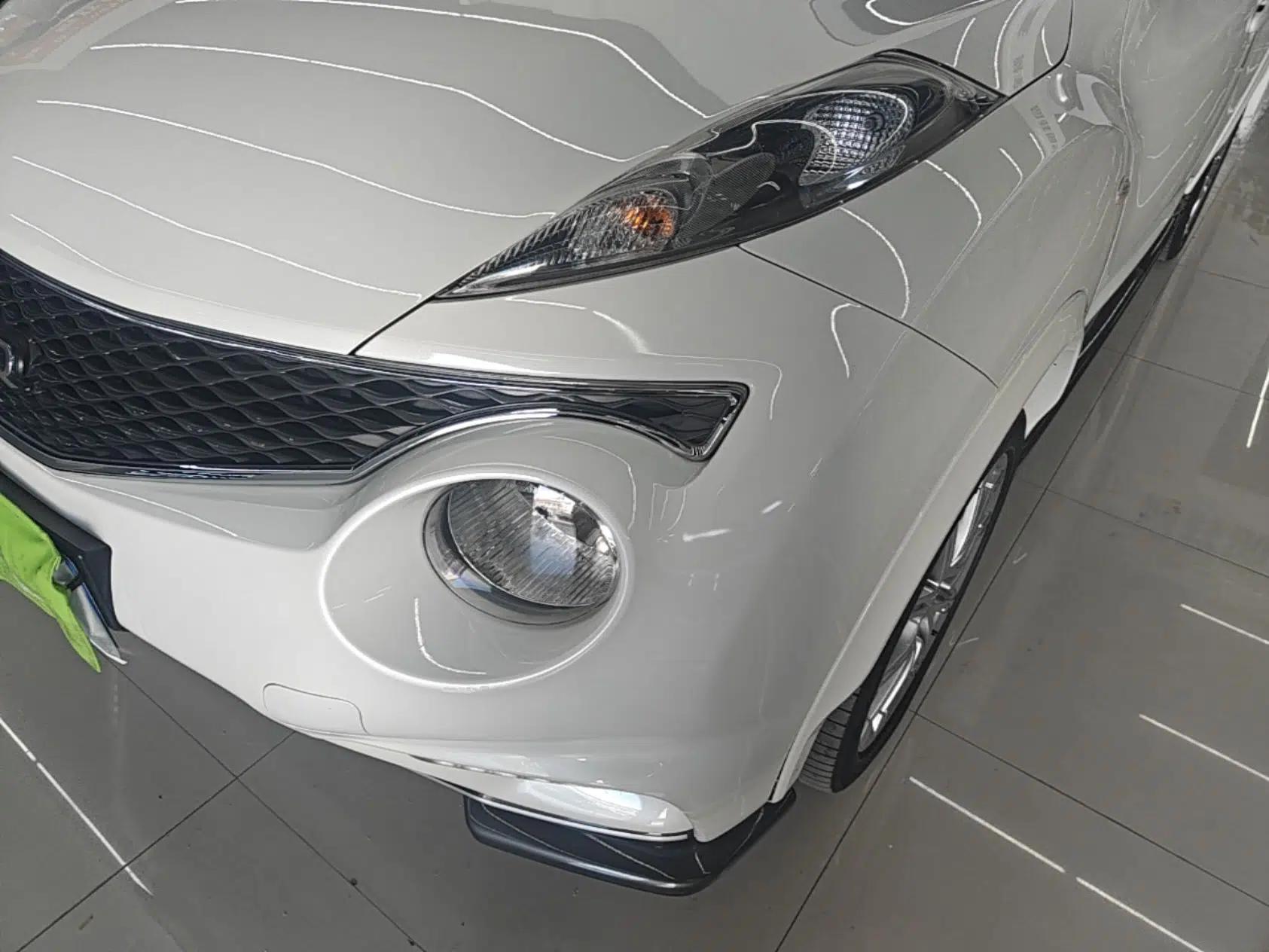 Infiniti ESQ 2014 1.6L Spontaneous Edition — миниатюра 9