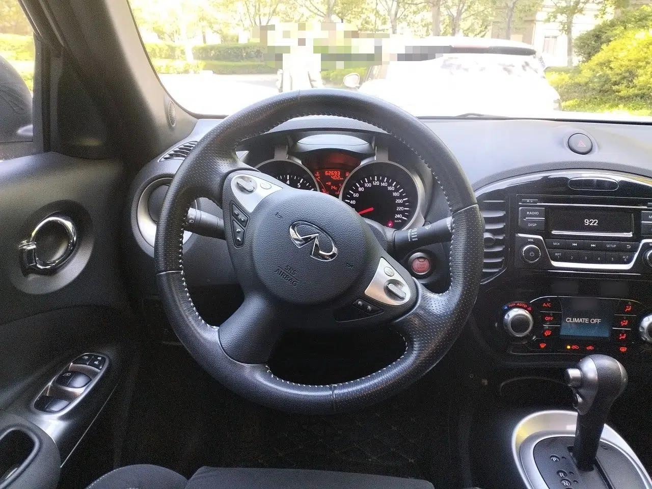 Infiniti ESQ 2014 1.6L Spontaneous Edition — миниатюра 11