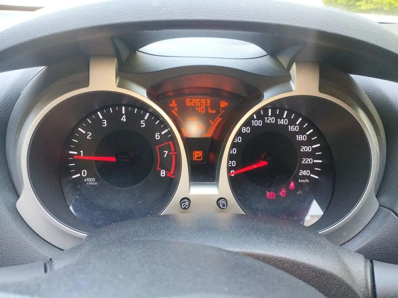 Infiniti ESQ 2014 1.6L Spontaneous Edition — миниатюра 12