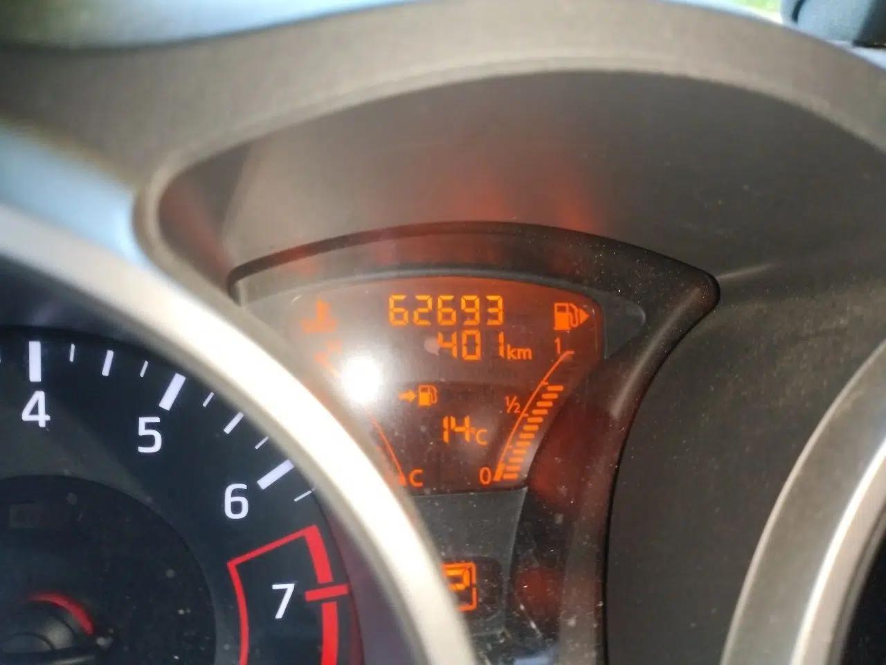 Infiniti ESQ 2014 1.6L Spontaneous Edition — миниатюра 13
