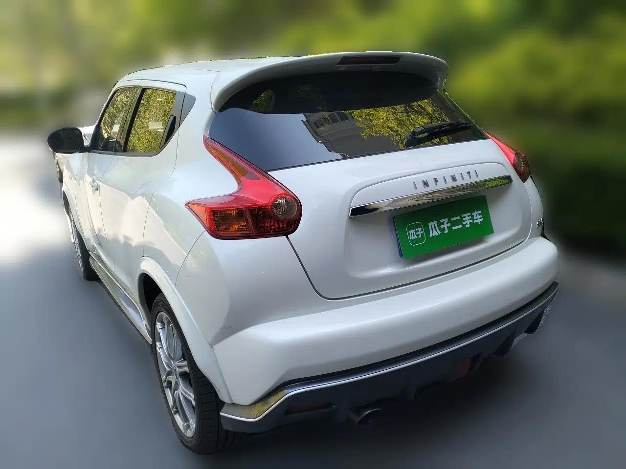 Infiniti ESQ 2014 1.6L Spontaneous Edition — миниатюра 4