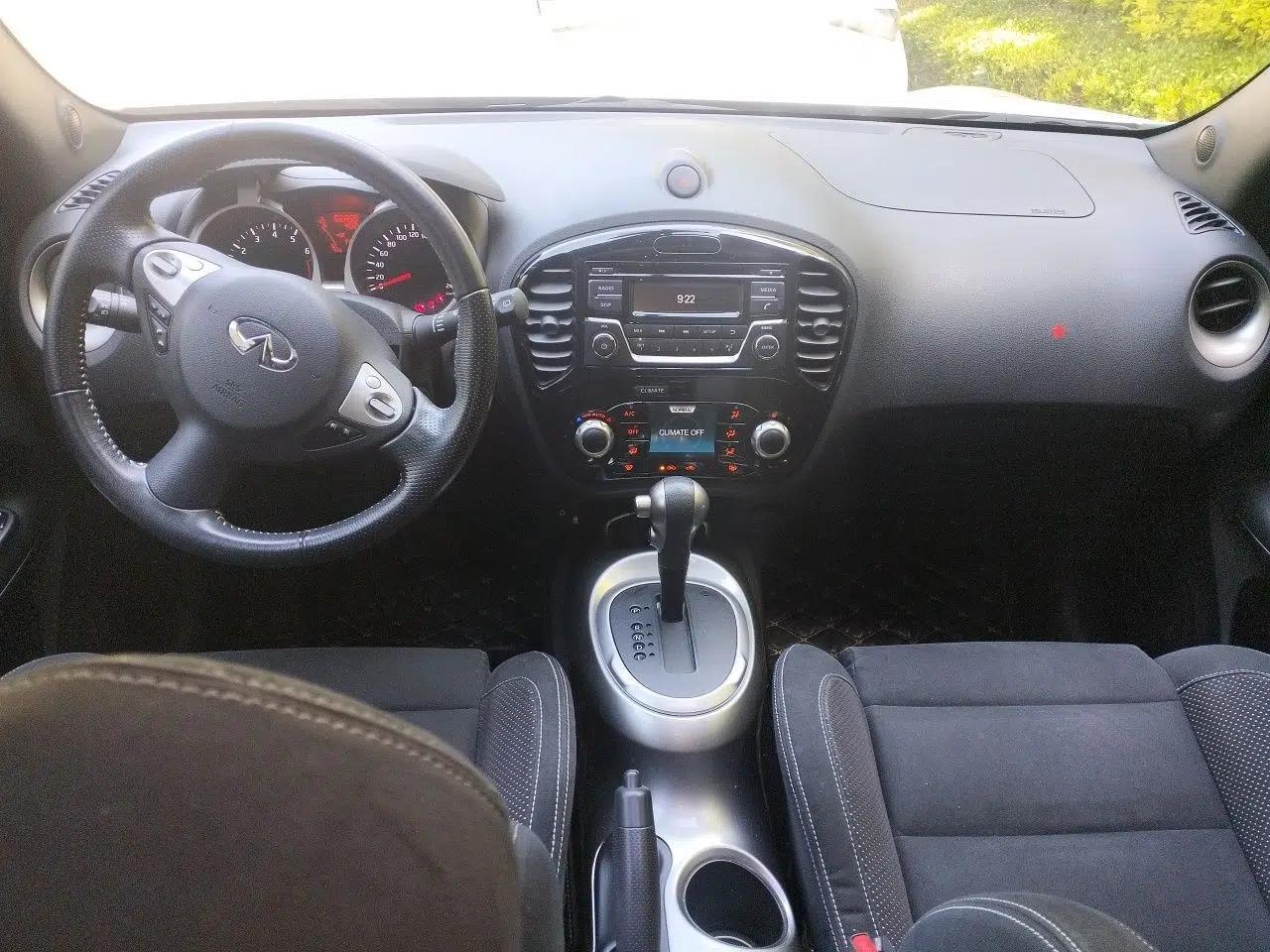 Infiniti ESQ 2014 1.6L Spontaneous Edition — миниатюра 10