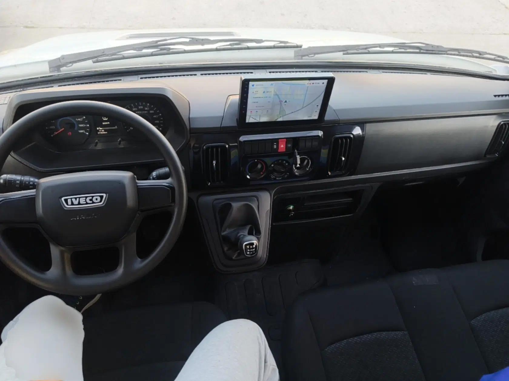 Iveco Daily 2023 2.5T V40 Van Long Wheelbase Mid-Roof Design Dual Tires Side-Swing Doors 2-3 Seater — миниатюра 15