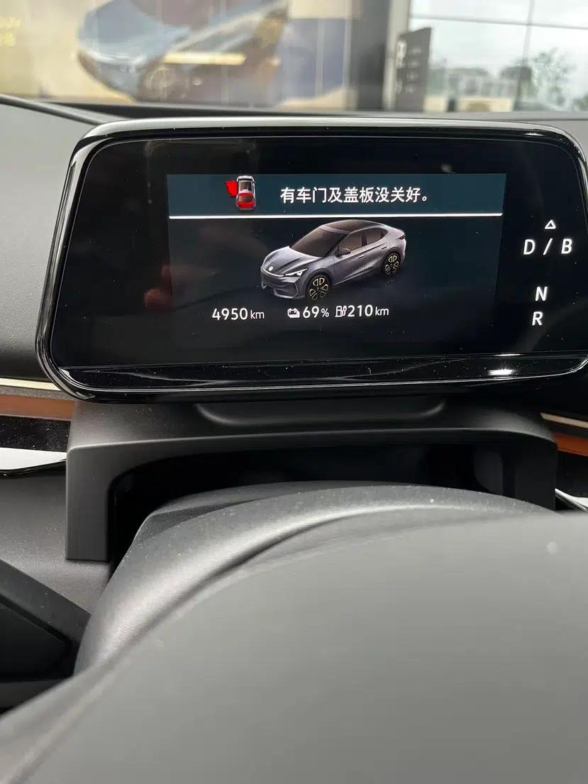 Volkswagen ID.UNYX 2025 Pure Model — миниатюра 10