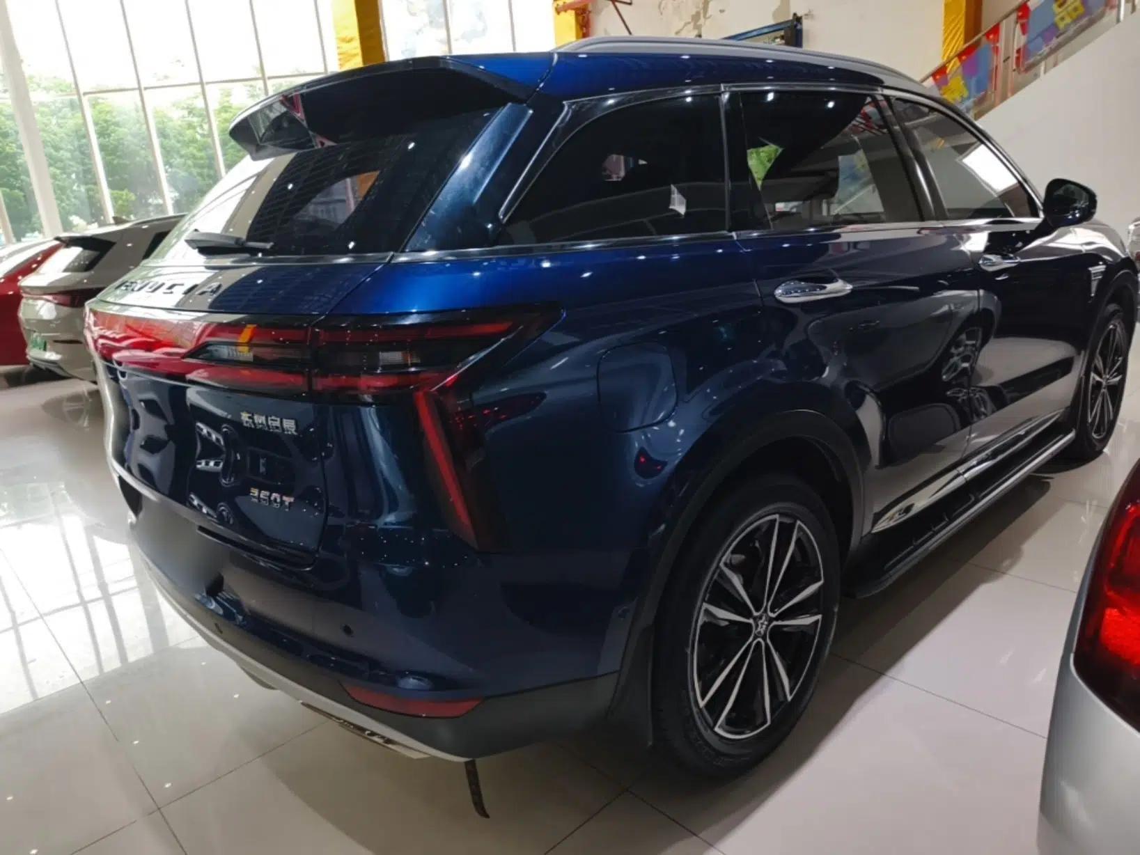Venucia Star 2020 260T Automatic 48V Mild Hybrid Turbocharged Starry Edition — миниатюра 4