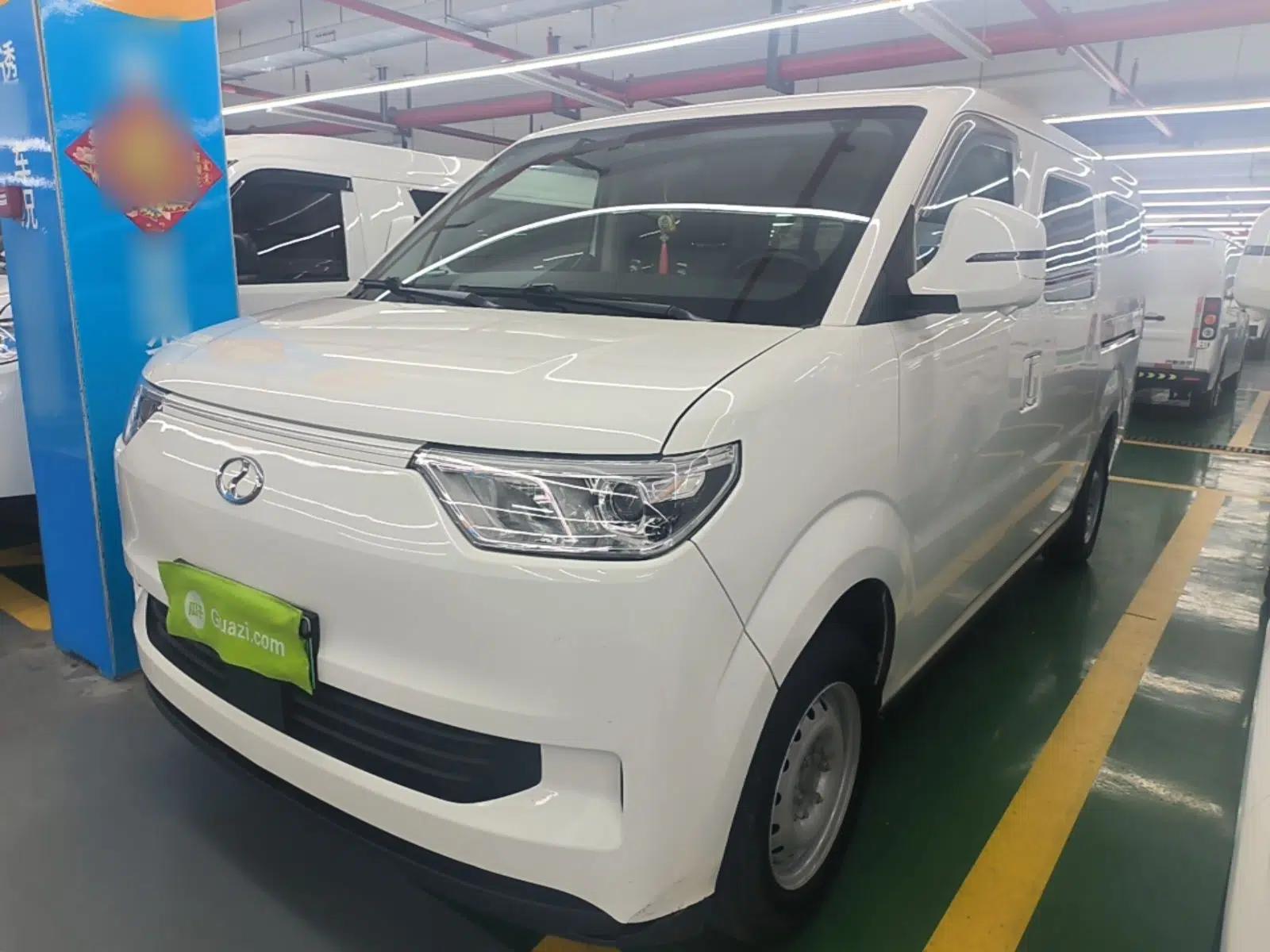 Ruichi EC75 2025 Model Passenger Vehicle Smart Driving Ultra-Charging Edition, Pioneer Type I, 52.16 kWh — миниатюра 1