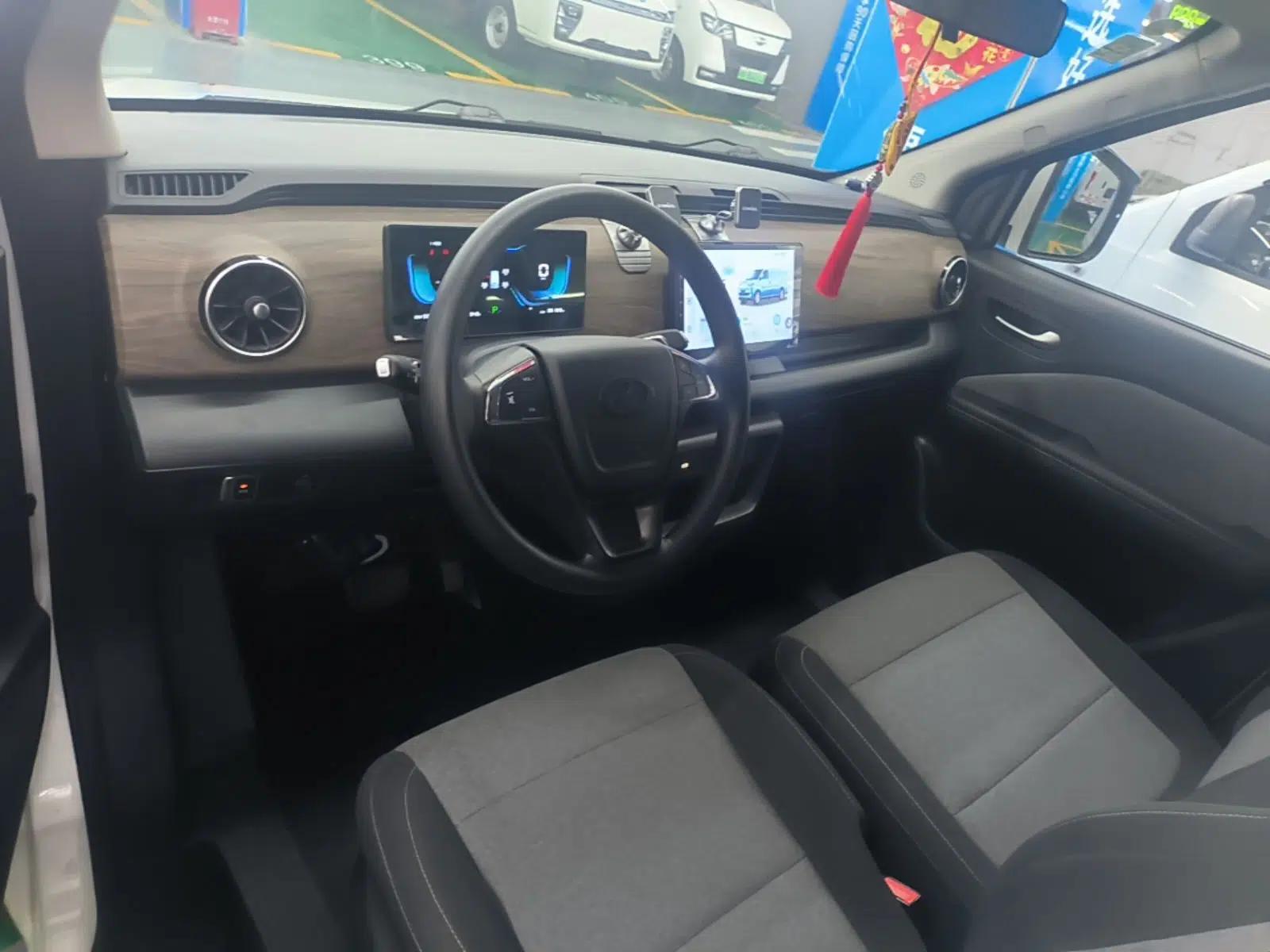Ruichi EC75 2025 Model Passenger Vehicle Smart Driving Ultra-Charging Edition, Pioneer Type I, 52.16 kWh — миниатюра 13