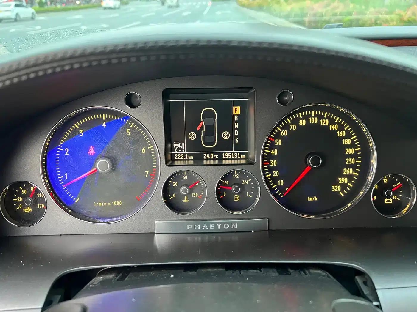Phaeton 2005 4.2 V8 Luxury Edition — миниатюра 22
