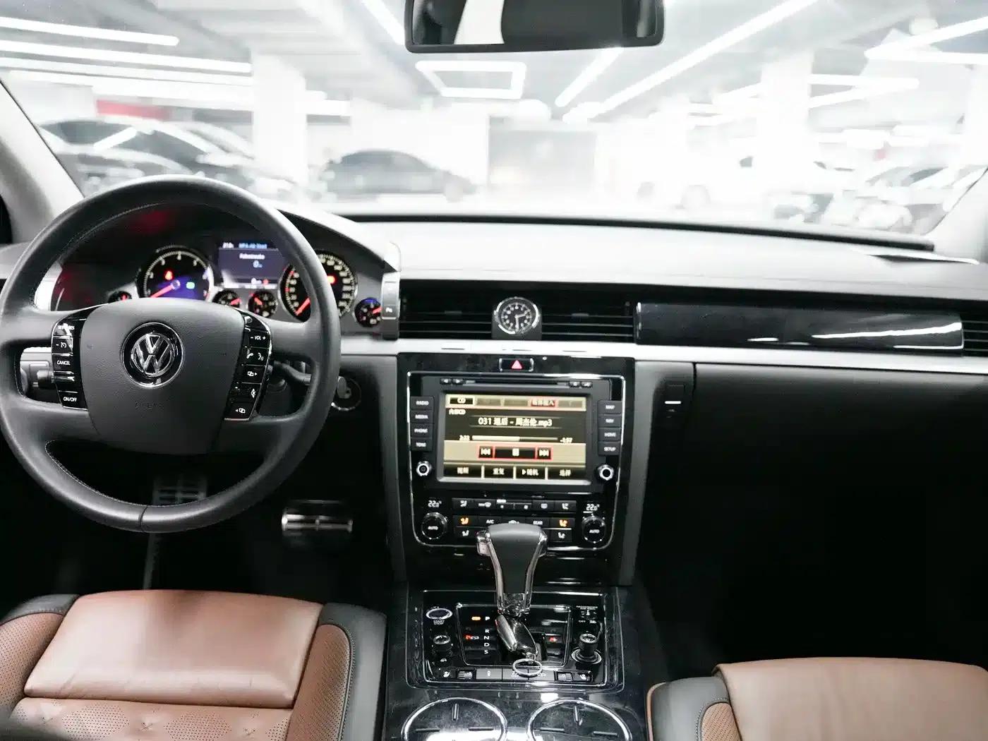 Phaeton 2015 3.0L Exclusive Edition — миниатюра 3