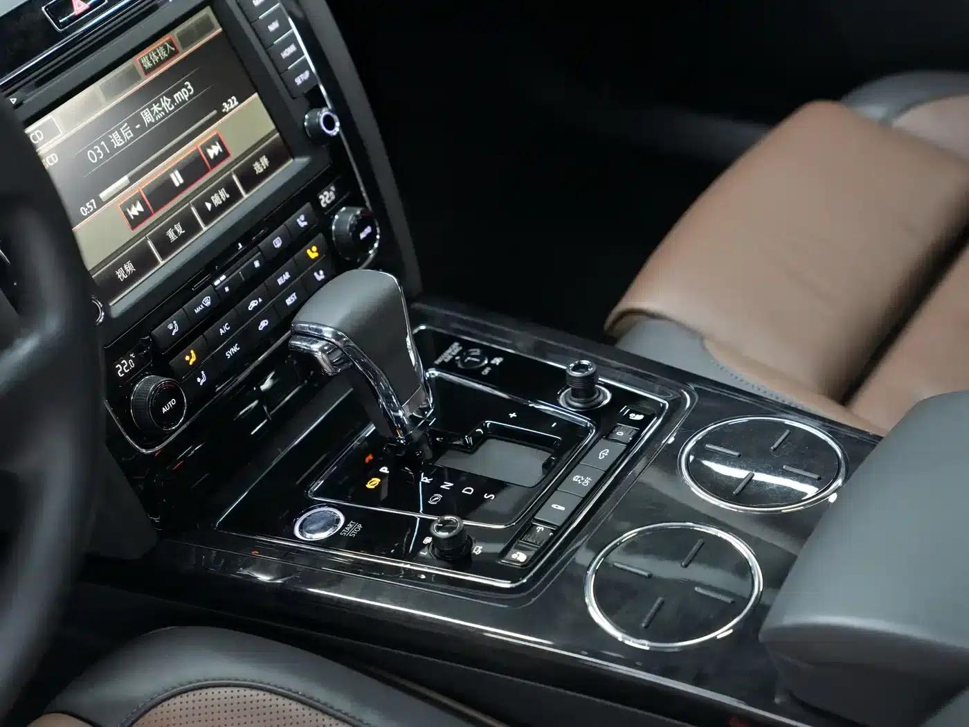 Phaeton 2015 3.0L Exclusive Edition — миниатюра 23