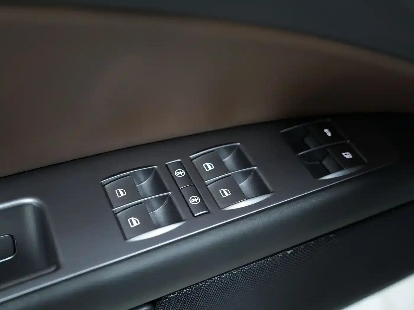 Phaeton 2015 3.0L Exclusive Edition — миниатюра 24