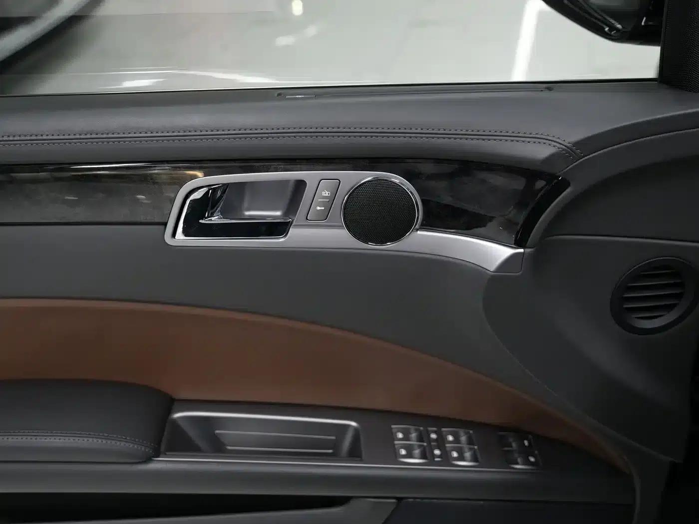 Phaeton 2015 3.0L Exclusive Edition — миниатюра 26