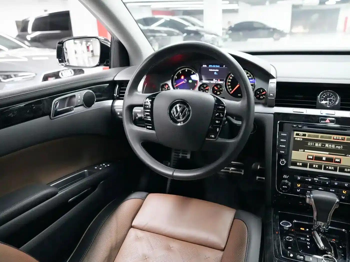 Phaeton 2015 3.0L Exclusive Edition — миниатюра 8