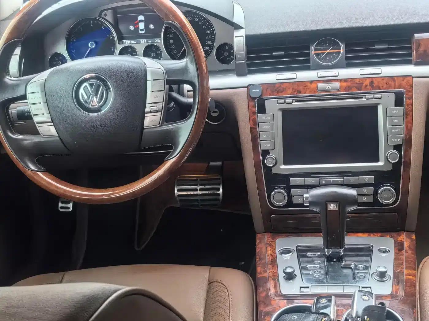 Phaeton 2011 3.6L V6 5-seater Extended Business Edition — миниатюра 6