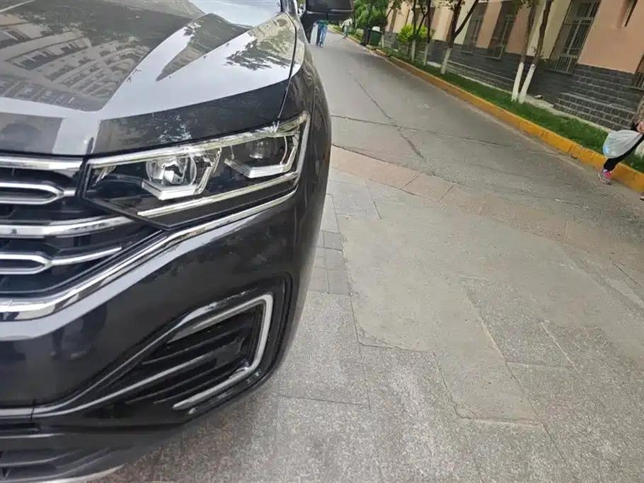 Tayron GTE Plug-in Hybrid 2020 1.4T Premium Edition — миниатюра 5