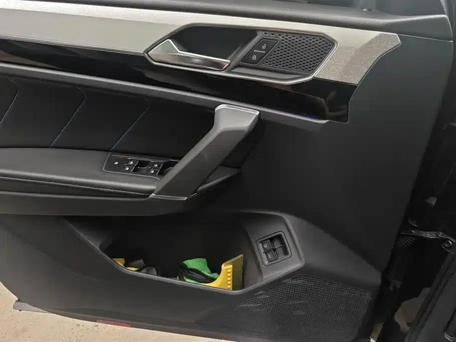 Tayron GTE Plug-in Hybrid 2020 1.4T Premium Edition — миниатюра 7