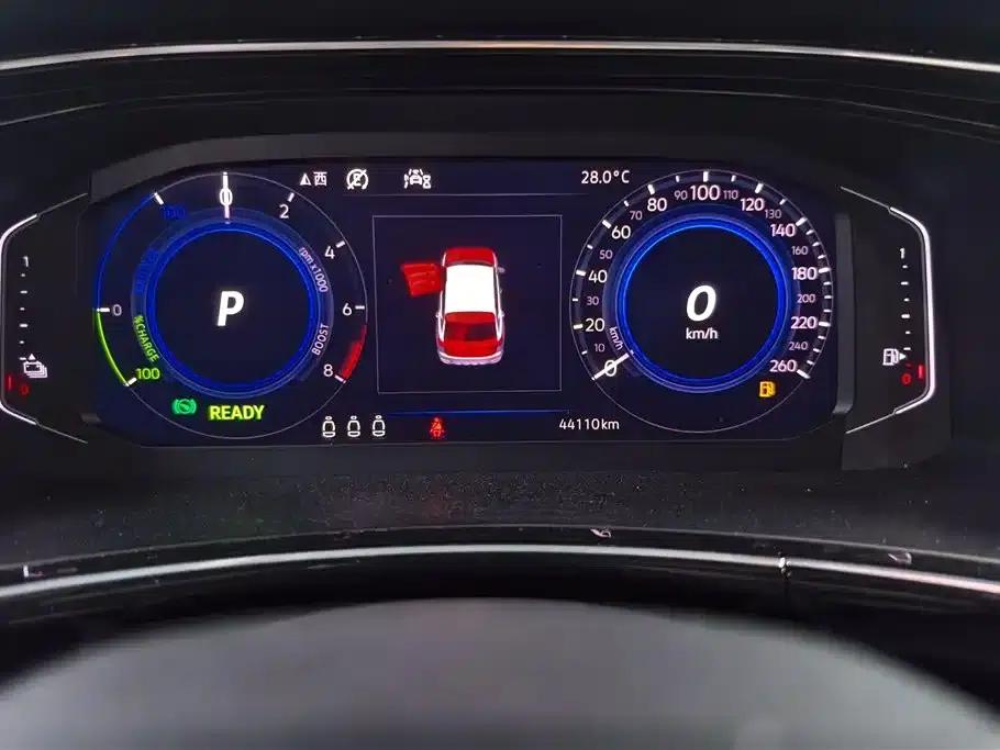 Tayron GTE Plug-in Hybrid 2020 1.4T Luxury Edition — миниатюра 14