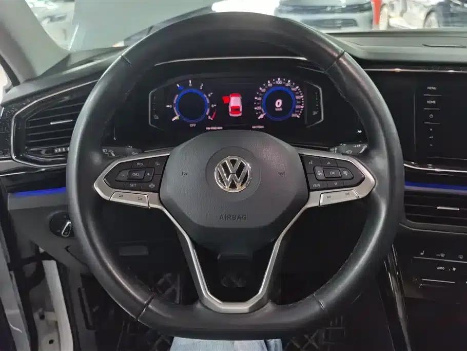 Tayron GTE Plug-in Hybrid 2020 1.4T Luxury Edition — миниатюра 15