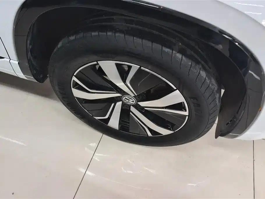 Tayron GTE Plug-in Hybrid 2020 1.4T Luxury Edition — миниатюра 6