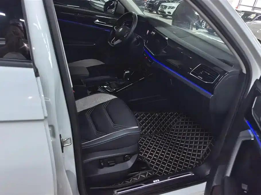 Tayron GTE Plug-in Hybrid 2020 1.4T Luxury Edition — миниатюра 8