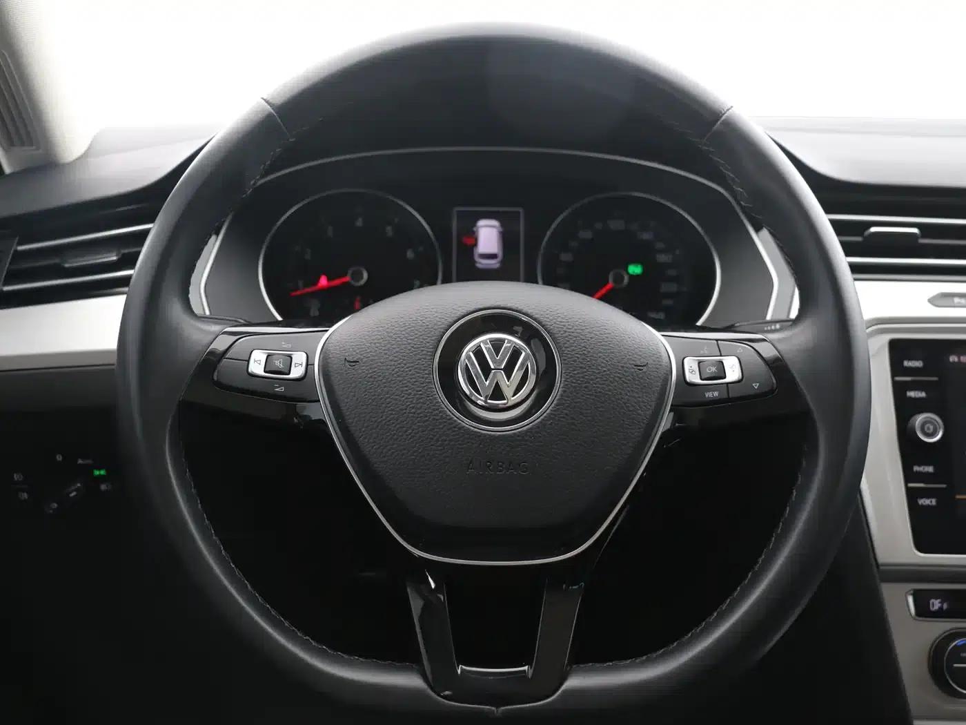 Passat Variant 2018 380TSI 2WD Comfortline — миниатюра 14