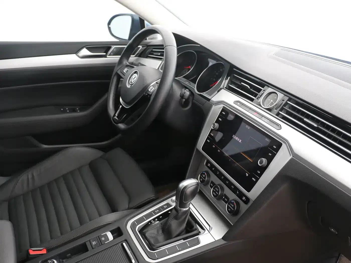 Passat Variant 2018 380TSI 2WD Comfortline — миниатюра 15