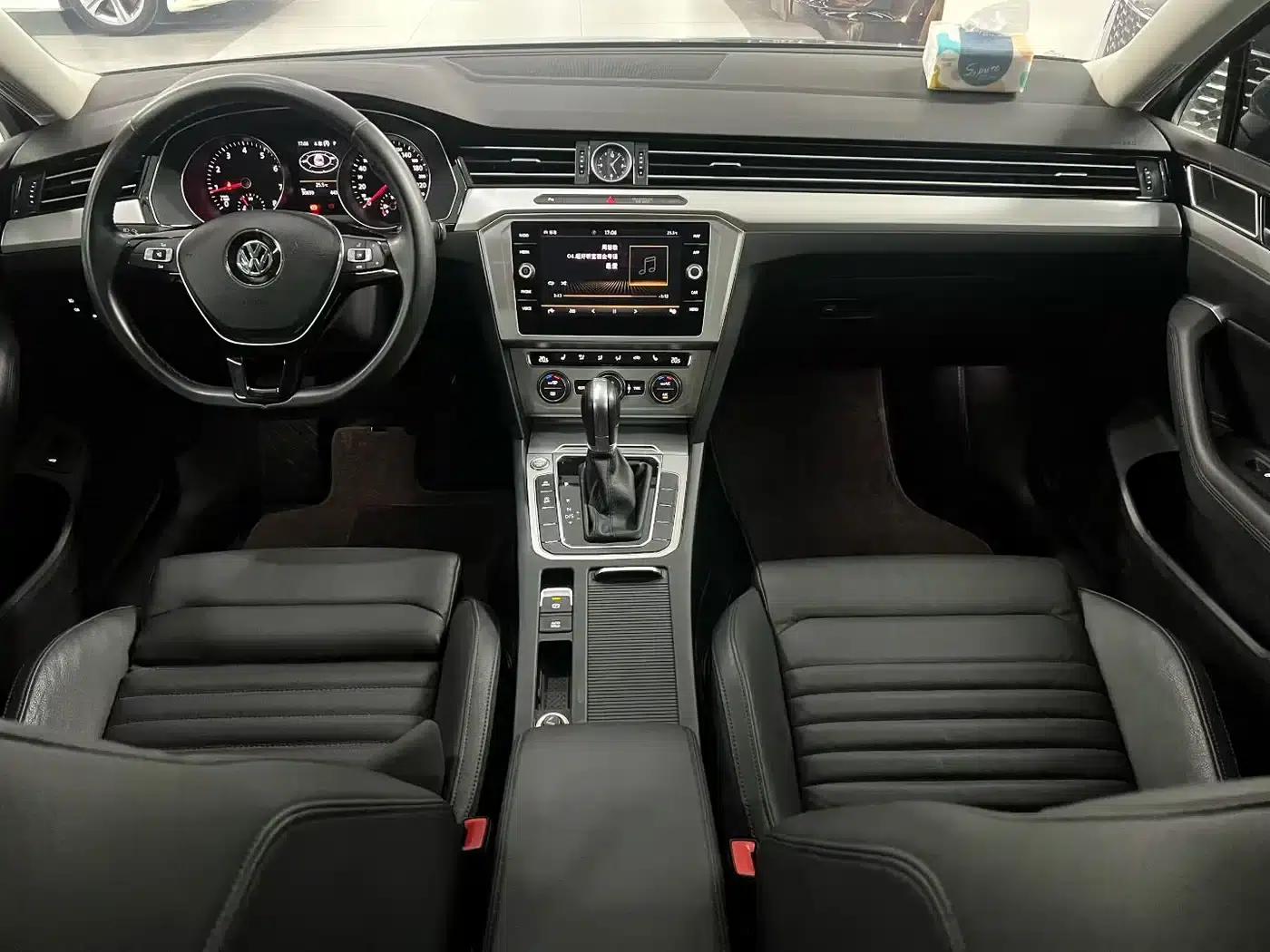 Passat Variant 2018 380TSI 2WD Comfortline — миниатюра 18