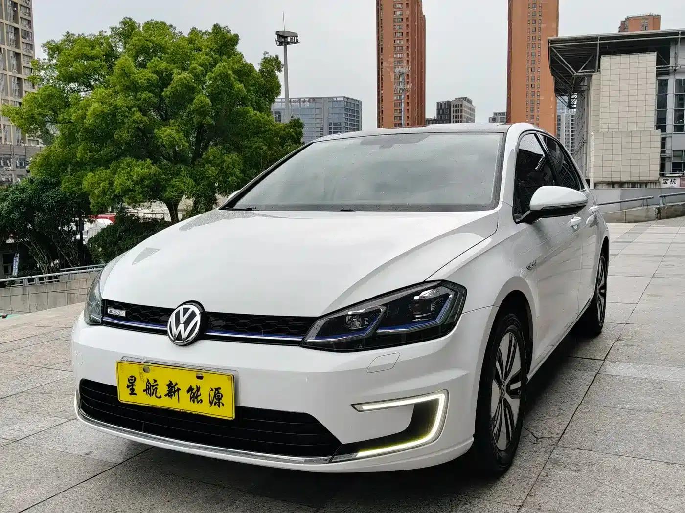 2020 Golf EV — миниатюра 1