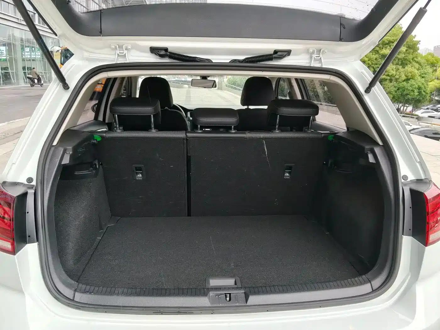 2020 Golf EV — миниатюра 17