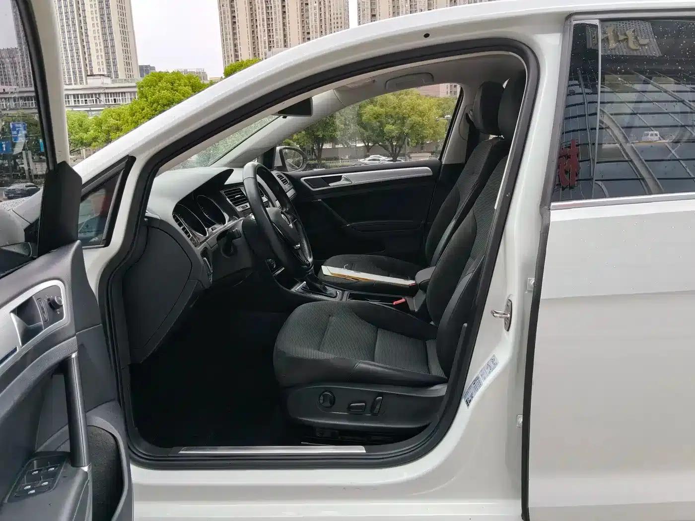 2020 Golf EV — миниатюра 19