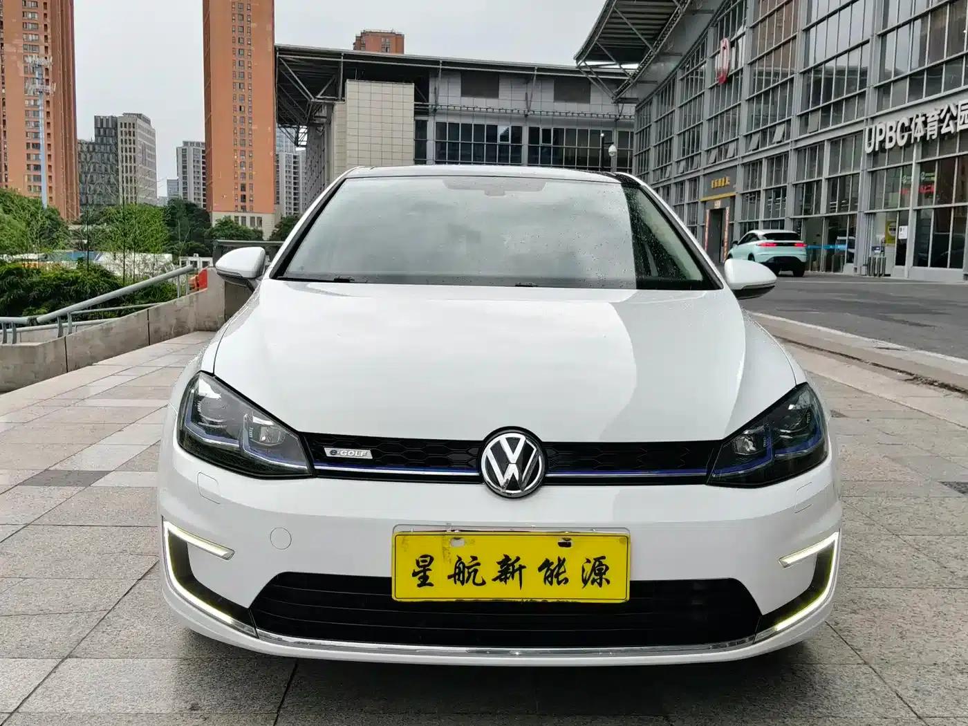 2020 Golf EV — миниатюра 3