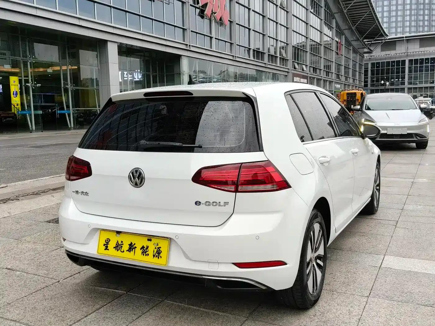 2020 Golf EV — миниатюра 5