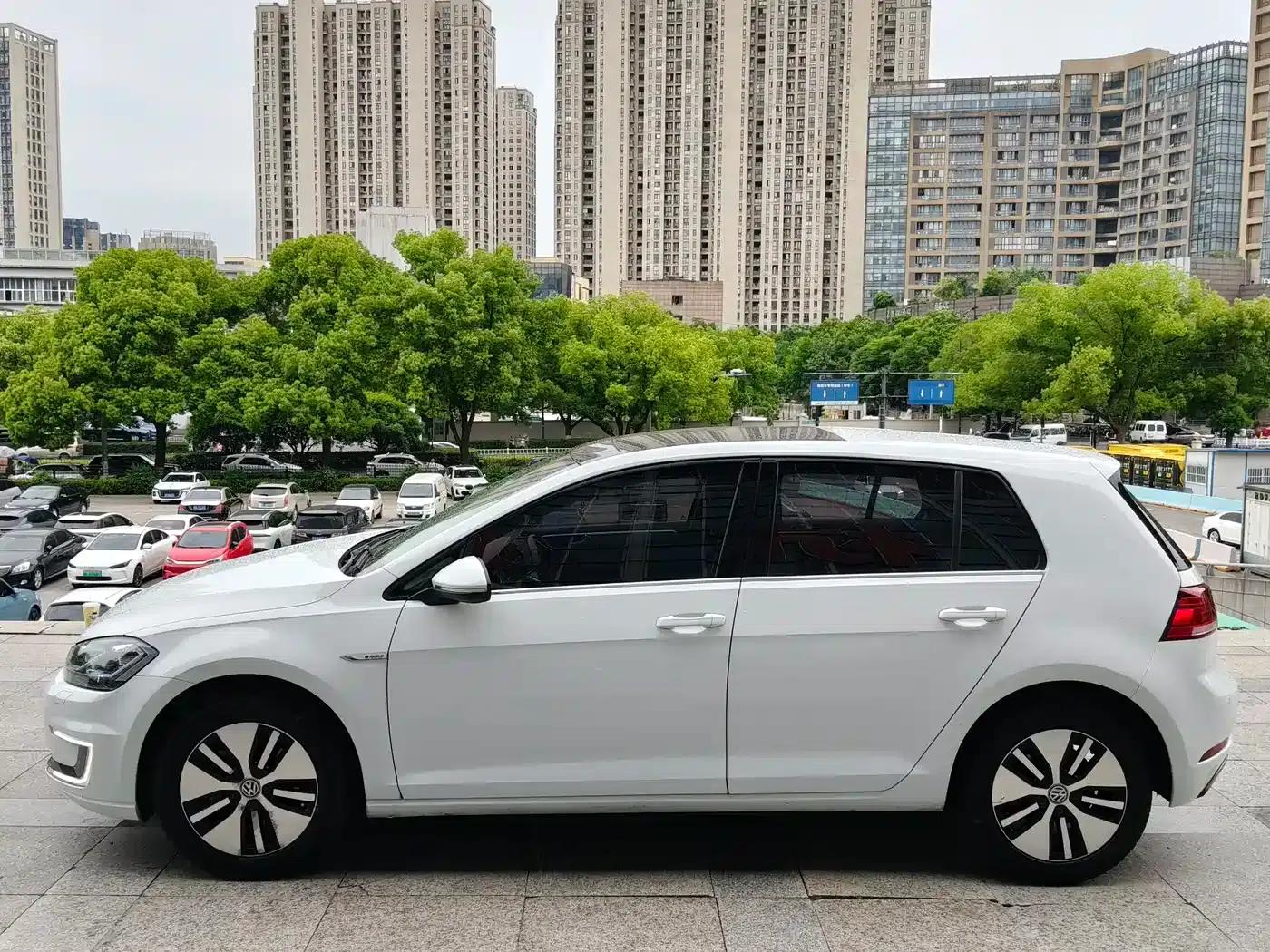 2020 Golf EV — миниатюра 7