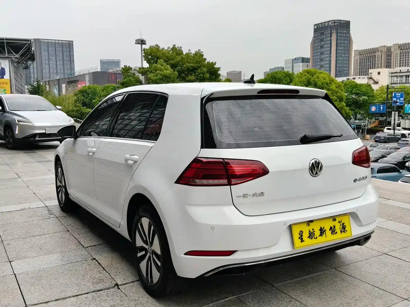 2020 Golf EV — миниатюра 8