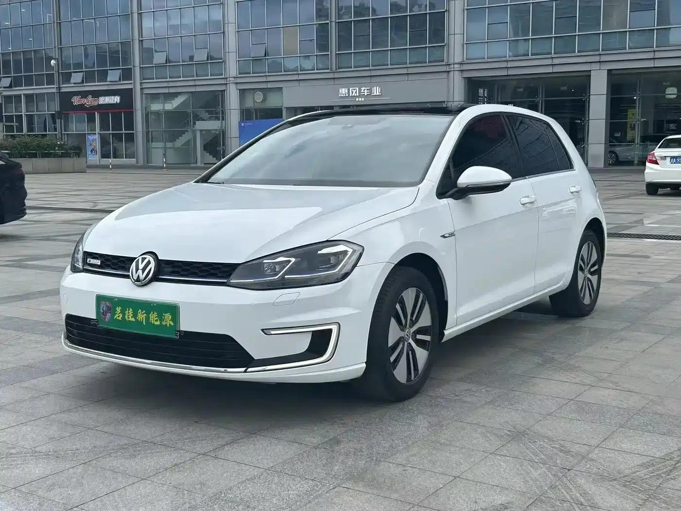 2020 Golf EV — миниатюра 1