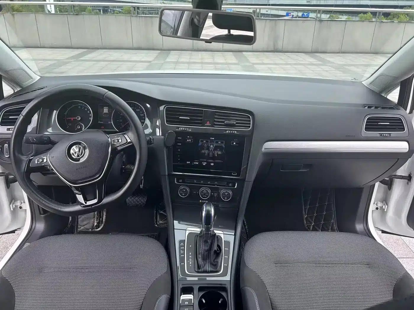 2020 Golf EV — миниатюра 15