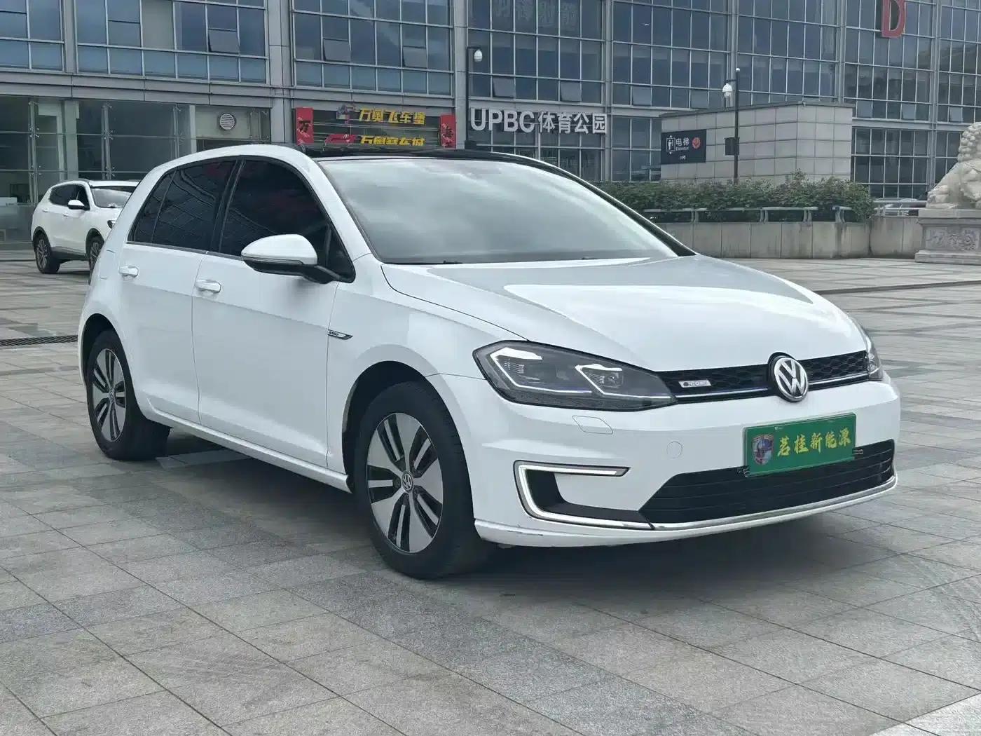 2020 Golf EV — миниатюра 3