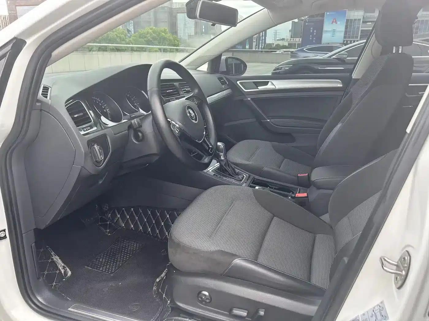2020 Golf EV — миниатюра 8