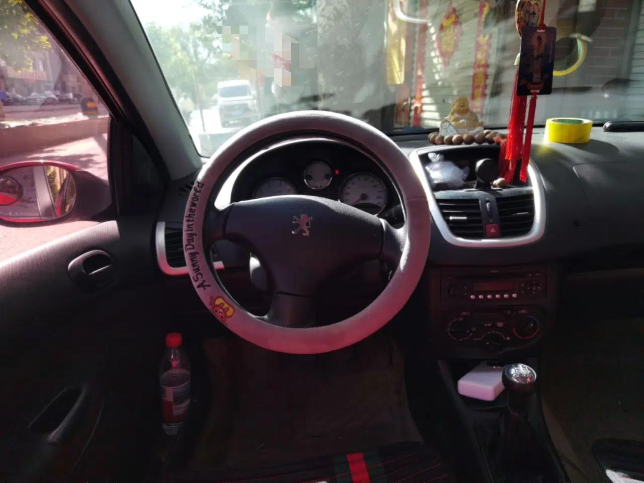Peugeot 207 2011 Sedan 1.4L Manual Yule Edition — миниатюра 11